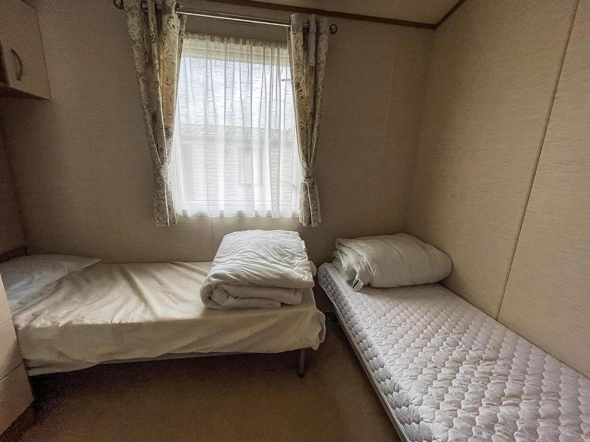 Hotel Lovely 6 Berth Caravan With Decking And Wifi In Kent, Ref 47017C Whitstable Esterno foto